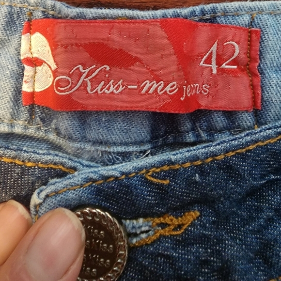 Kiss-me denim shorts. - Picture 6 of 11
